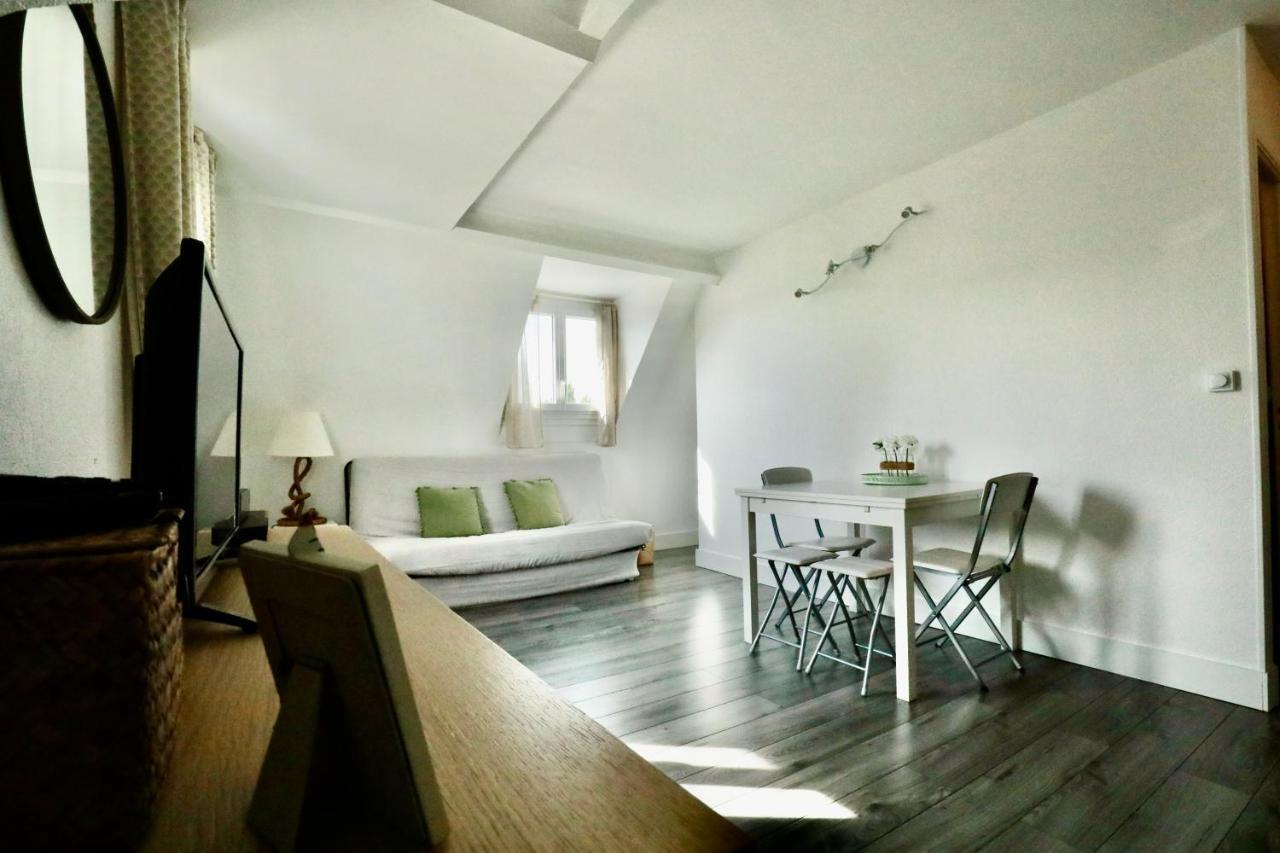 Appartement De L'Hippodrome Avec Deux Chambres Deauville Exteriör bild